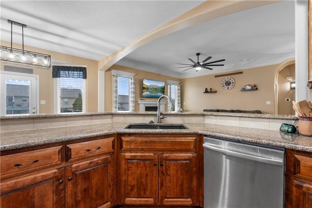 2311 NW Hedgewood Drive, Grain Valley, MO 64029