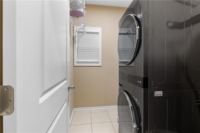 2311 NW Hedgewood Drive, Grain Valley, MO 64029