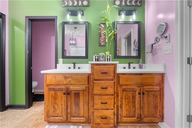 2311 NW Hedgewood Drive, Grain Valley, MO 64029