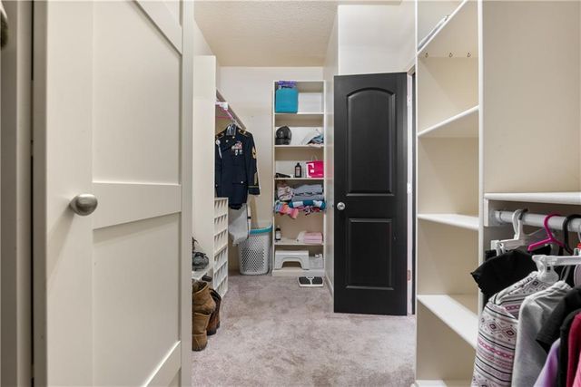 2311 NW Hedgewood Drive, Grain Valley, MO 64029