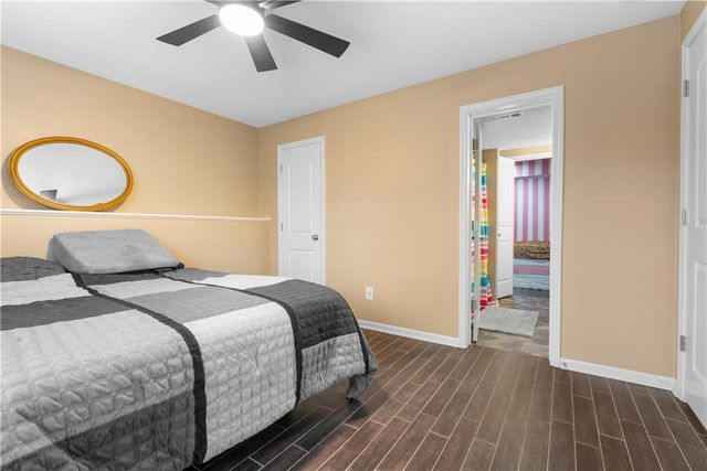 2311 NW Hedgewood Drive, Grain Valley, MO 64029