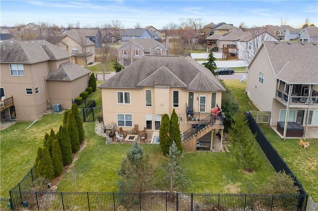 2311 NW Hedgewood Drive, Grain Valley, MO 64029