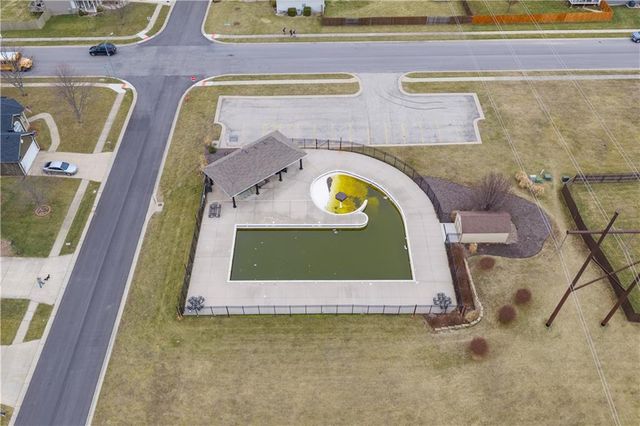 2311 NW Hedgewood Drive, Grain Valley, MO 64029