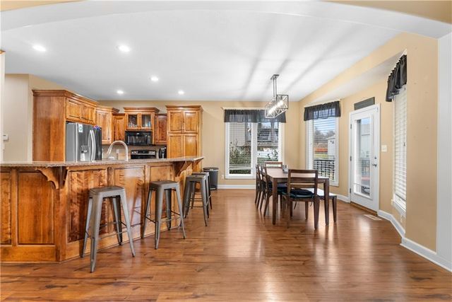 2311 NW Hedgewood Drive, Grain Valley, MO 64029