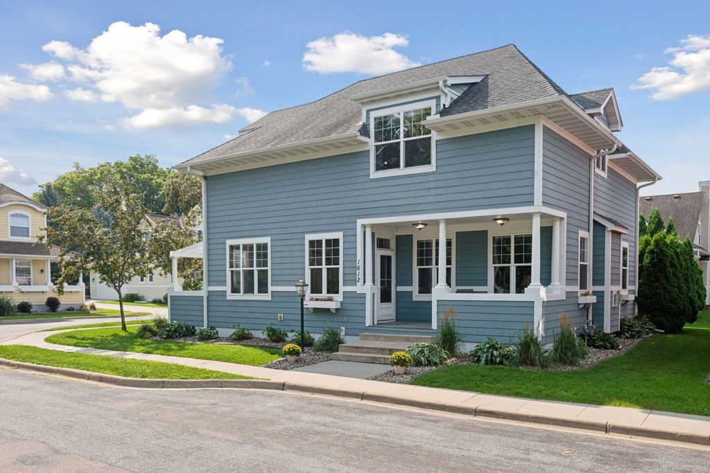 1612 Summit Hill, Eagan, MN 55122