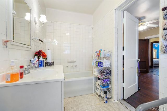 1135 Chicago Boulevard, Detroit, MI 48202