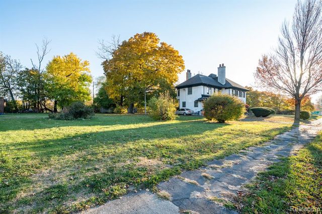 1135 Chicago Boulevard, Detroit, MI 48202