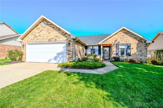 8848 Deer Hollow Drive, Huber Heights, OH 45424