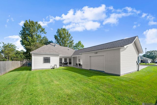 13529 Chase St, Gonzales, LA 70737