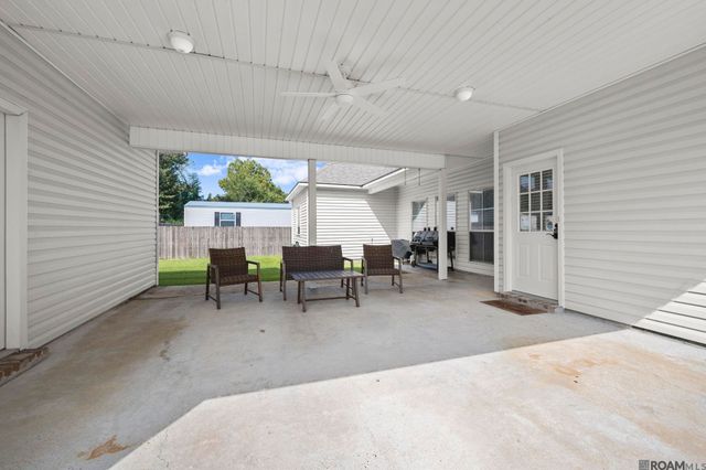 13529 Chase St, Gonzales, LA 70737