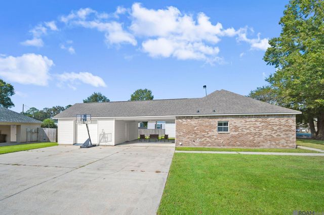 13529 Chase St, Gonzales, LA 70737