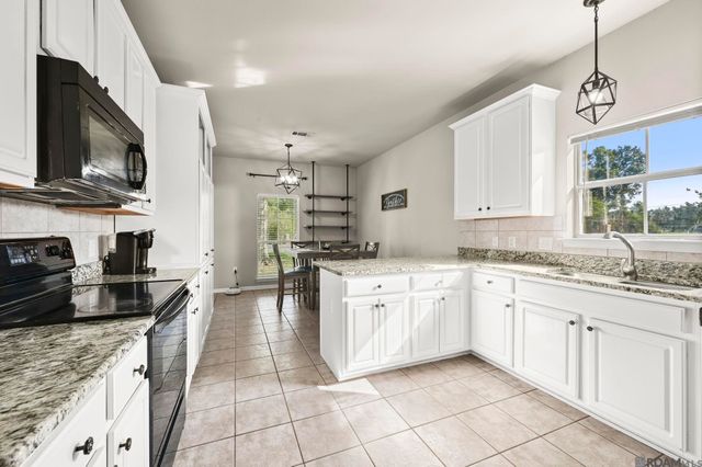 13529 Chase St, Gonzales, LA 70737