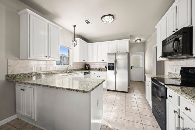 13529 Chase St, Gonzales, LA 70737