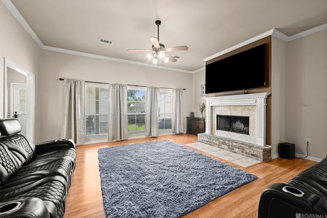 13529 Chase St, Gonzales, LA 70737