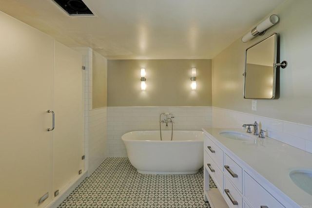 1000 G Avenue, Coronado, CA 92118