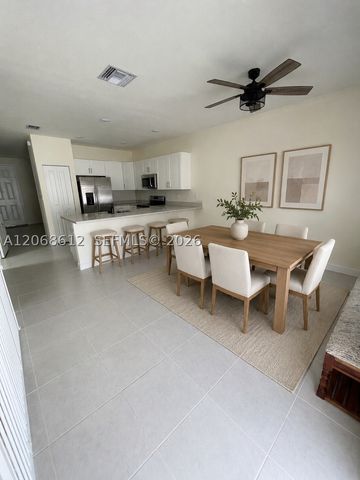 3413 W 113th St 3413, Hialeah, FL 33018