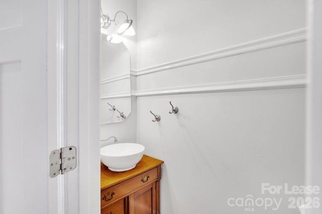 1210 Mendenhall Court, Charlotte, NC 28211