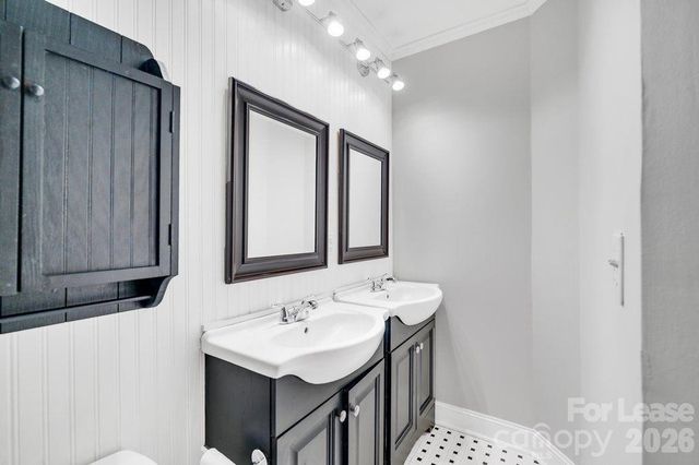 1210 Mendenhall Court, Charlotte, NC 28211