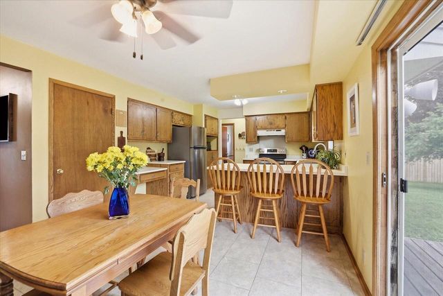2028 Chapman DRIVE, Waukesha, WI 53189