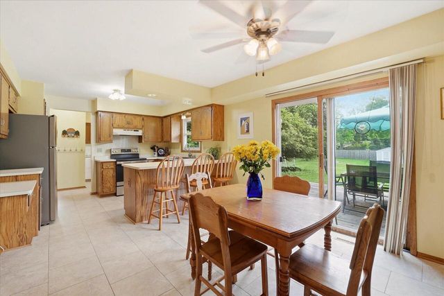 2028 Chapman DRIVE, Waukesha, WI 53189