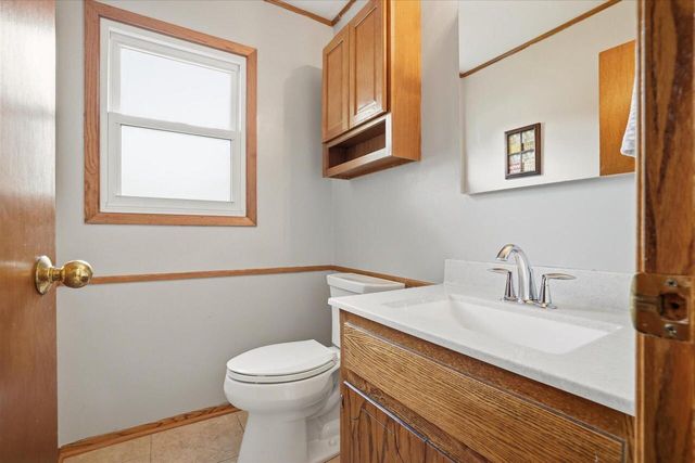 2028 Chapman DRIVE, Waukesha, WI 53189