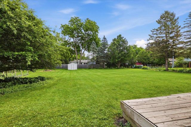 2028 Chapman DRIVE, Waukesha, WI 53189