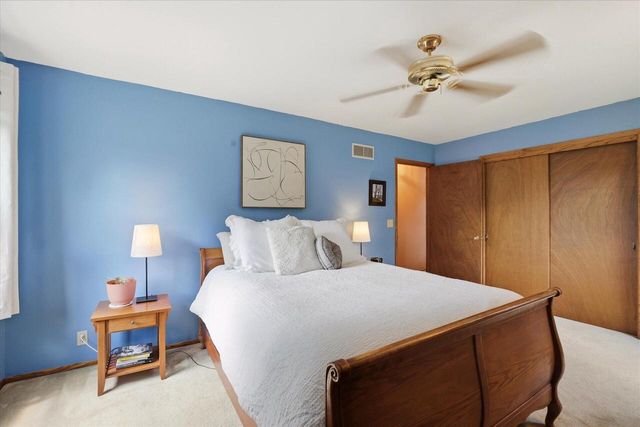2028 Chapman DRIVE, Waukesha, WI 53189