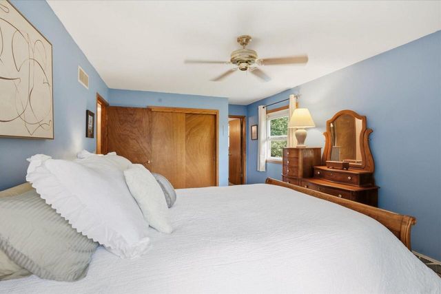 2028 Chapman DRIVE, Waukesha, WI 53189