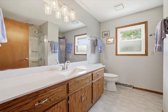 2028 Chapman DRIVE, Waukesha, WI 53189