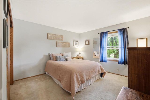 2028 Chapman DRIVE, Waukesha, WI 53189