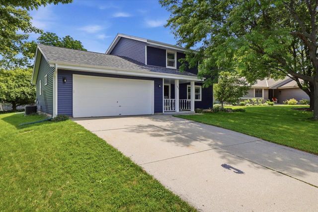 2028 Chapman DRIVE, Waukesha, WI 53189