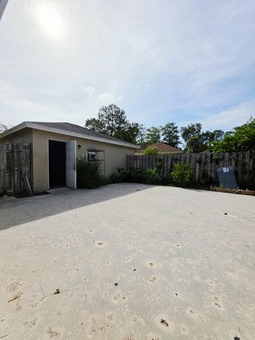 1157 Hyacinth Place A, Wellington, FL 33414