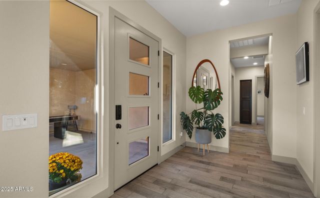 1353 E PASEO Way, Phoenix, AZ 85042