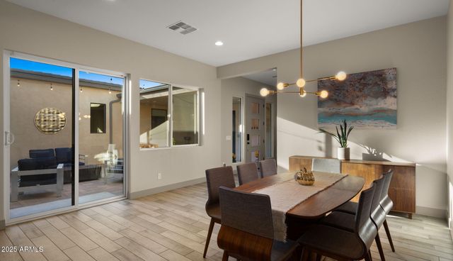 1353 E PASEO Way, Phoenix, AZ 85042