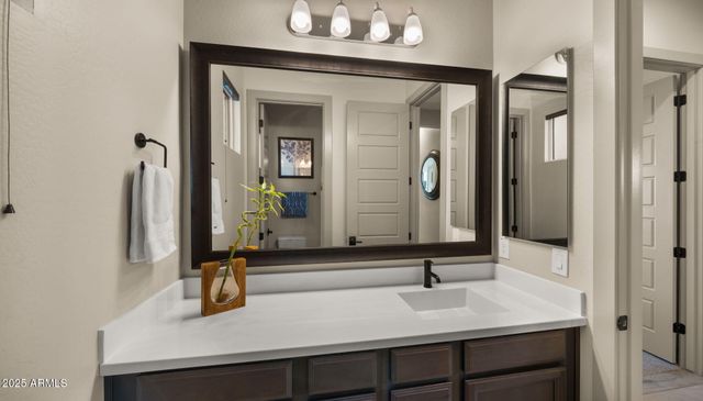 1353 E PASEO Way, Phoenix, AZ 85042