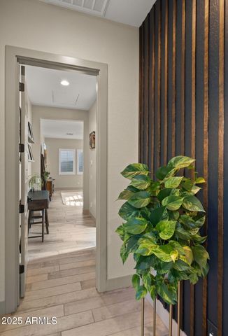 1353 E PASEO Way, Phoenix, AZ 85042