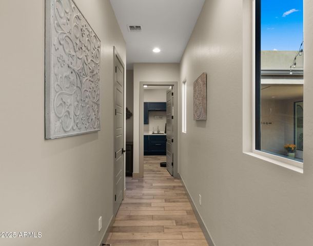 1353 E PASEO Way, Phoenix, AZ 85042