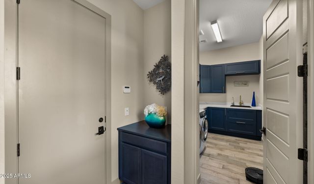 1353 E PASEO Way, Phoenix, AZ 85042