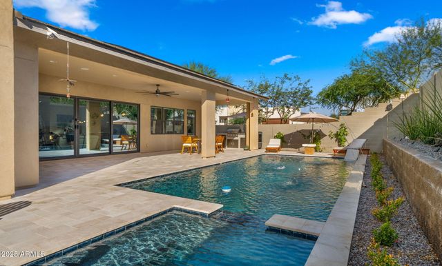 1353 E PASEO Way, Phoenix, AZ 85042