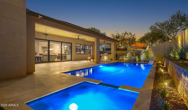 1353 E PASEO Way, Phoenix, AZ 85042