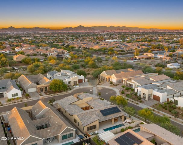 1353 E PASEO Way, Phoenix, AZ 85042