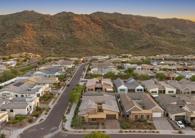 1353 E PASEO Way, Phoenix, AZ 85042