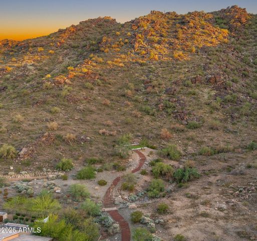 1353 E PASEO Way, Phoenix, AZ 85042