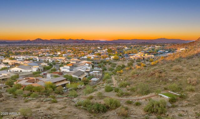 1353 E PASEO Way, Phoenix, AZ 85042