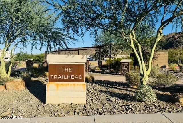 1353 E PASEO Way, Phoenix, AZ 85042