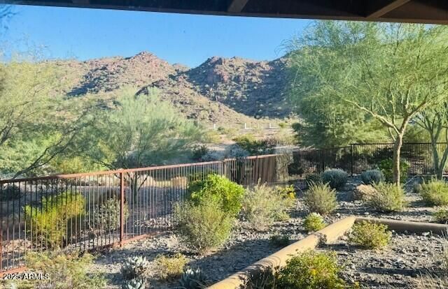 1353 E PASEO Way, Phoenix, AZ 85042