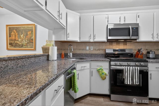 373 McDowell Drive, East Brunswick, NJ 08816
