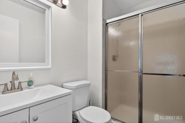 373 McDowell Drive, East Brunswick, NJ 08816