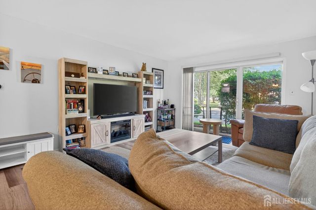 373 McDowell Drive, East Brunswick, NJ 08816