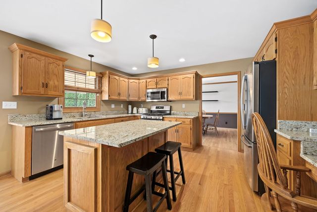 1334 Walsh Drive, Yorkville, IL 60560